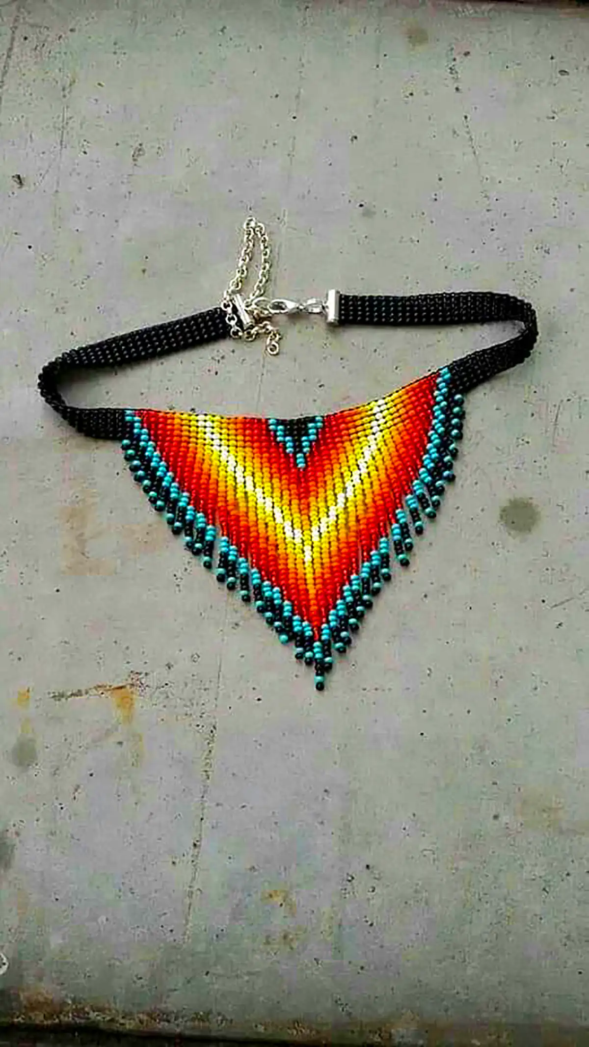 اکسسوری فانتزی منجوق دوزی شده