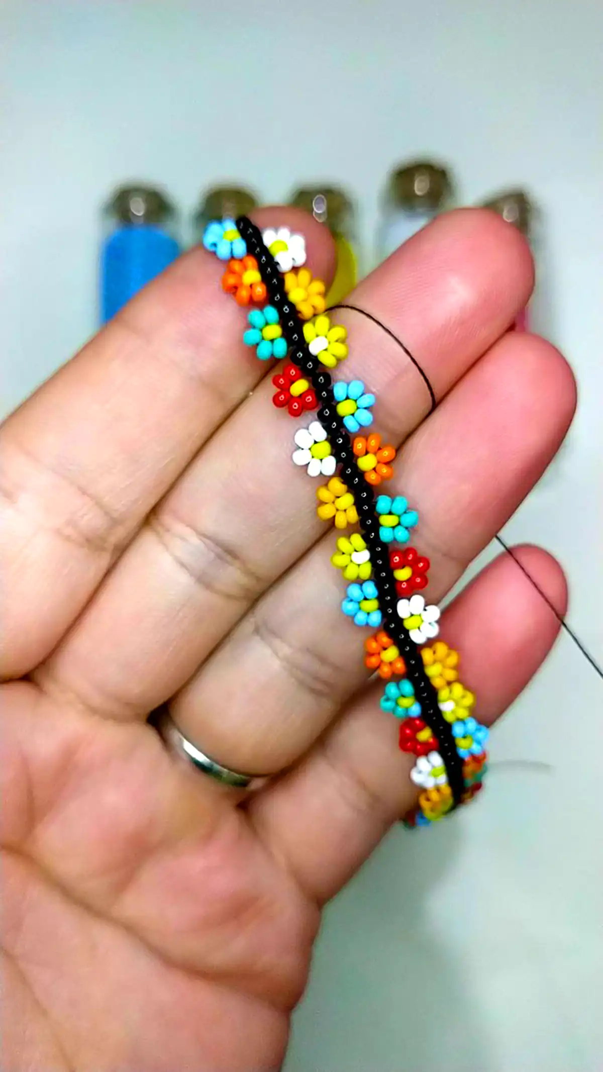 اکسسوری فانتزی منجوق دوزی شده