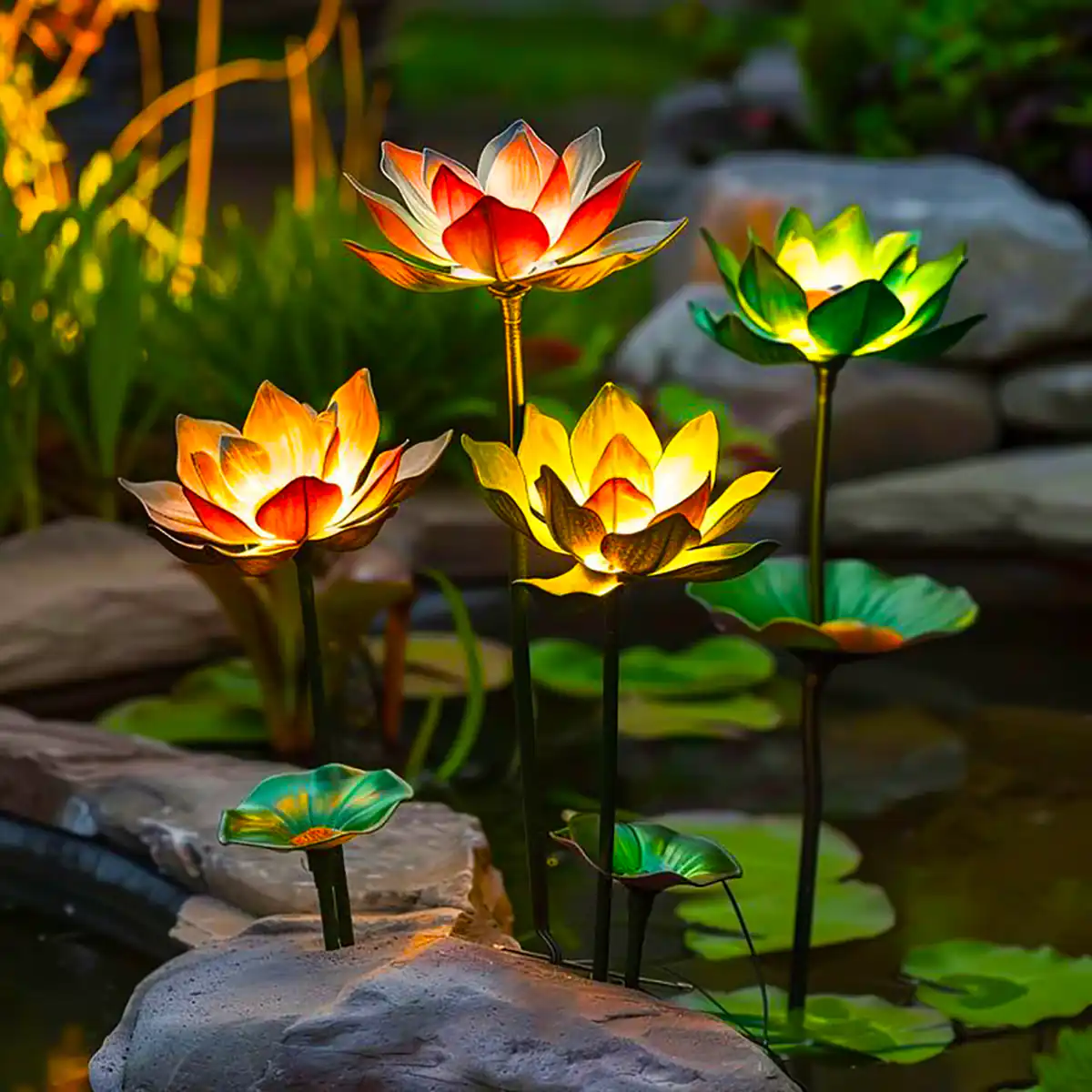 چراغ خورشیدی برای فضای باغ