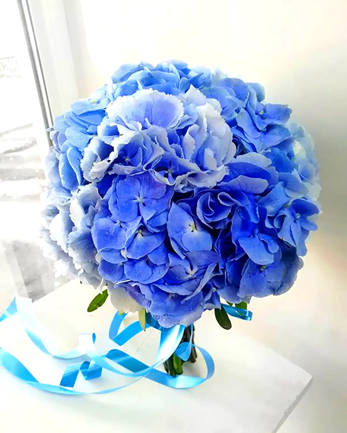 دسته‌گل آبی عروس
