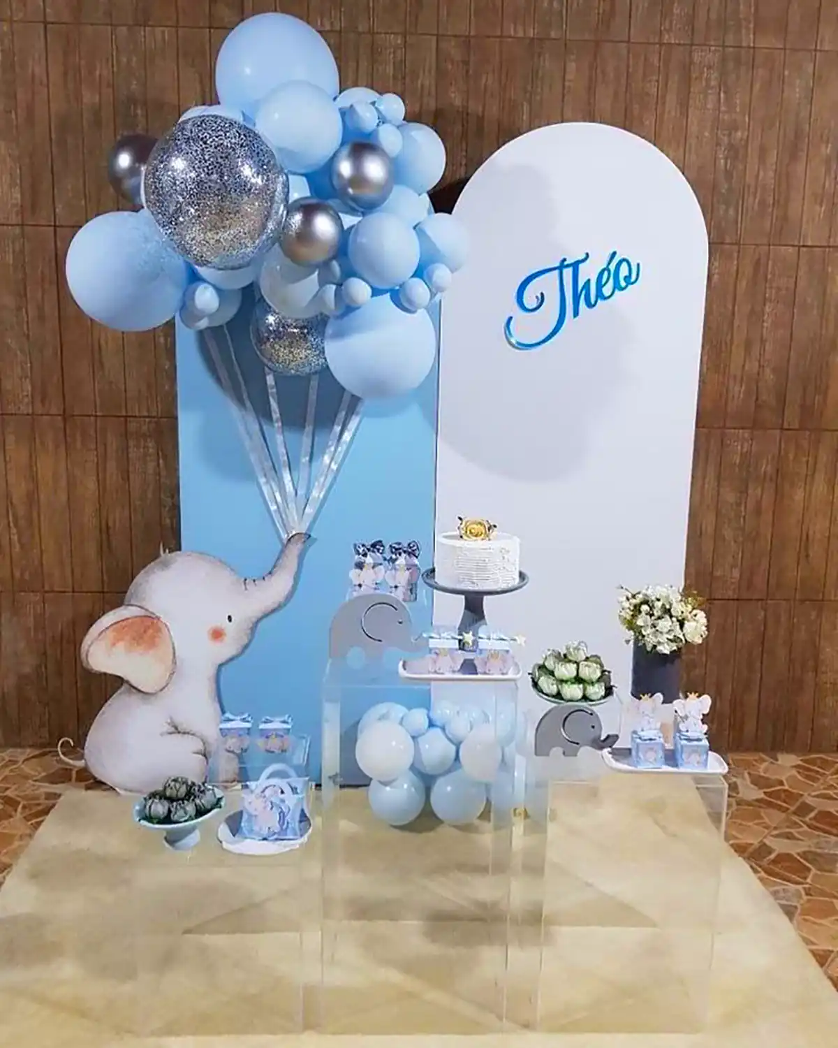 دکور جشن با تم آبی آسمانی
