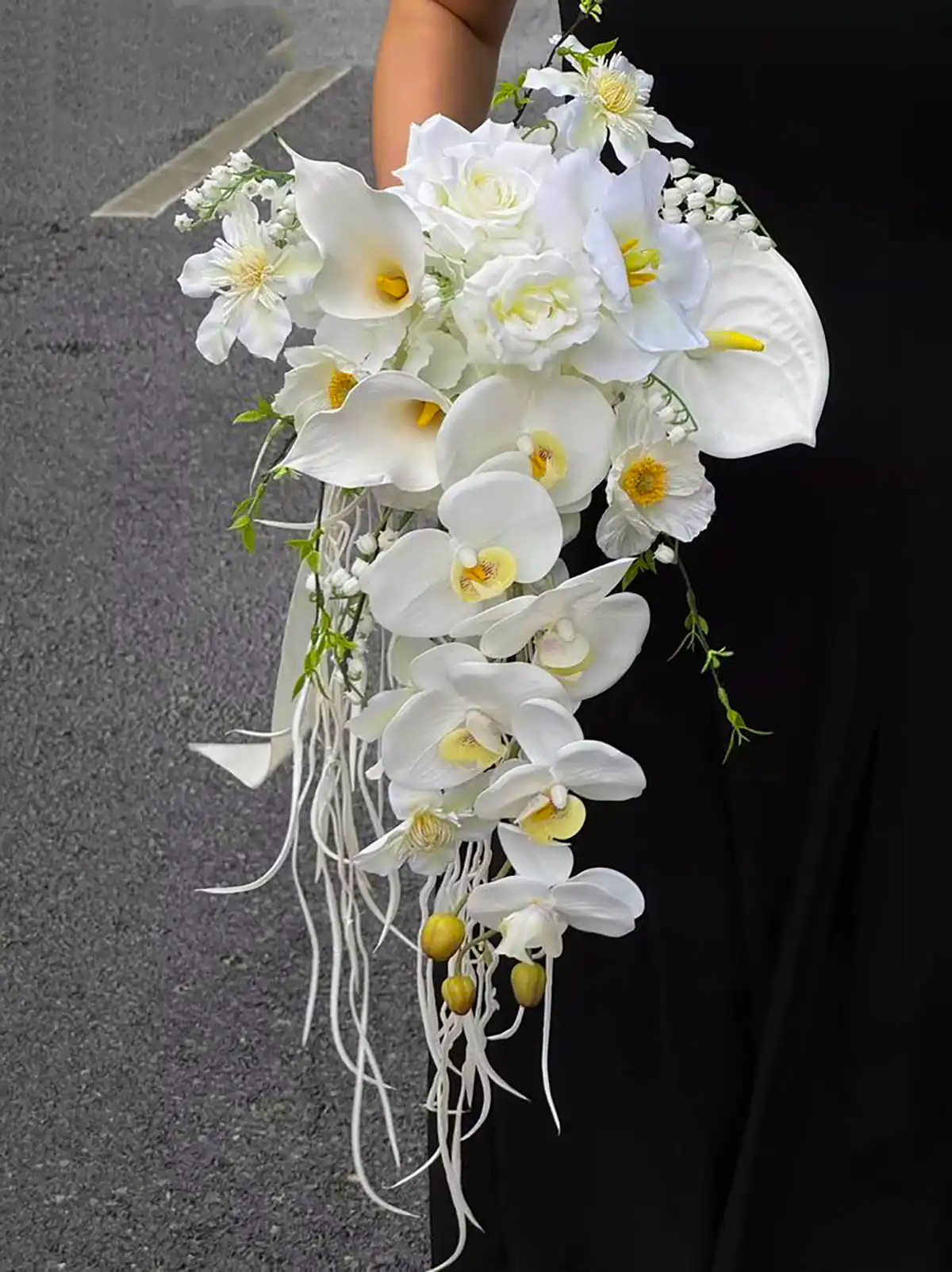 دسته گل آبشاری عروس