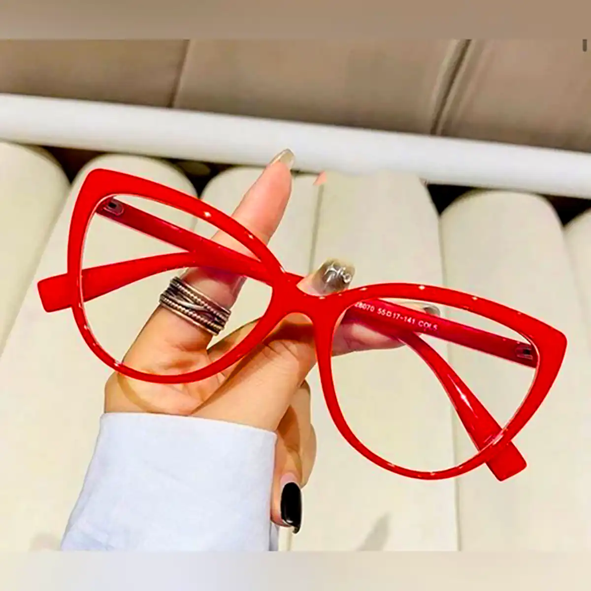 عینک زنانه شیک قرمز