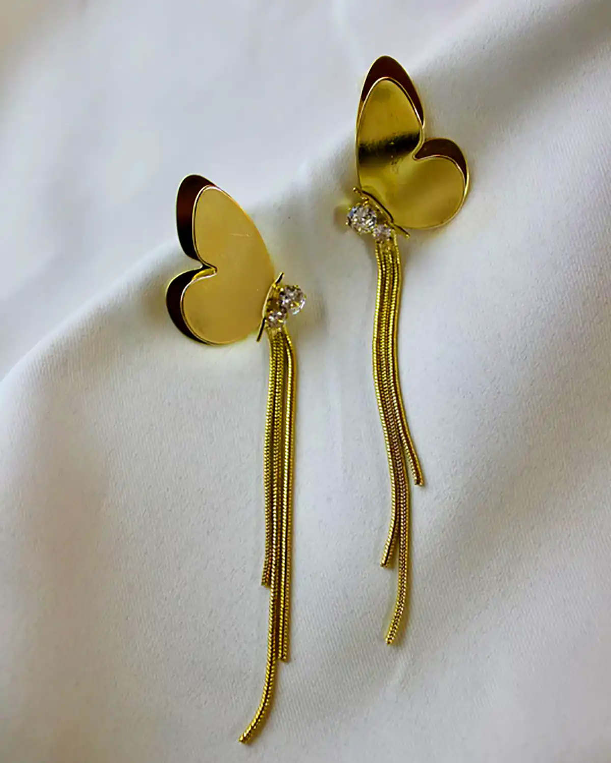 گوشواره آبشاری پروانه ای
