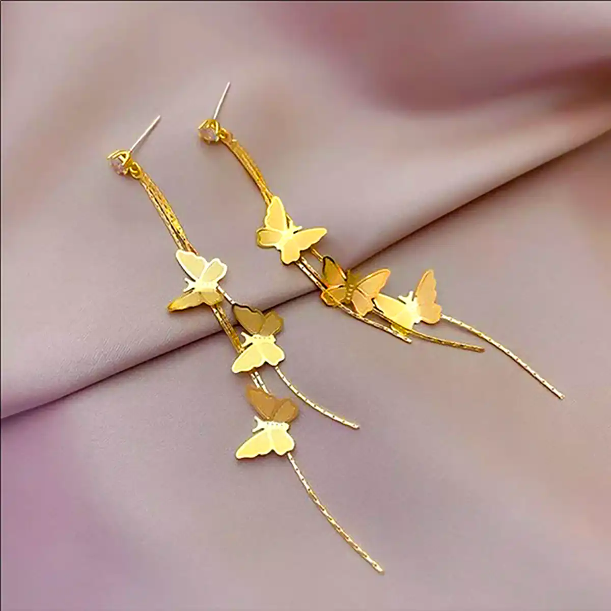 گوشواره آبشاری پروانه ای
