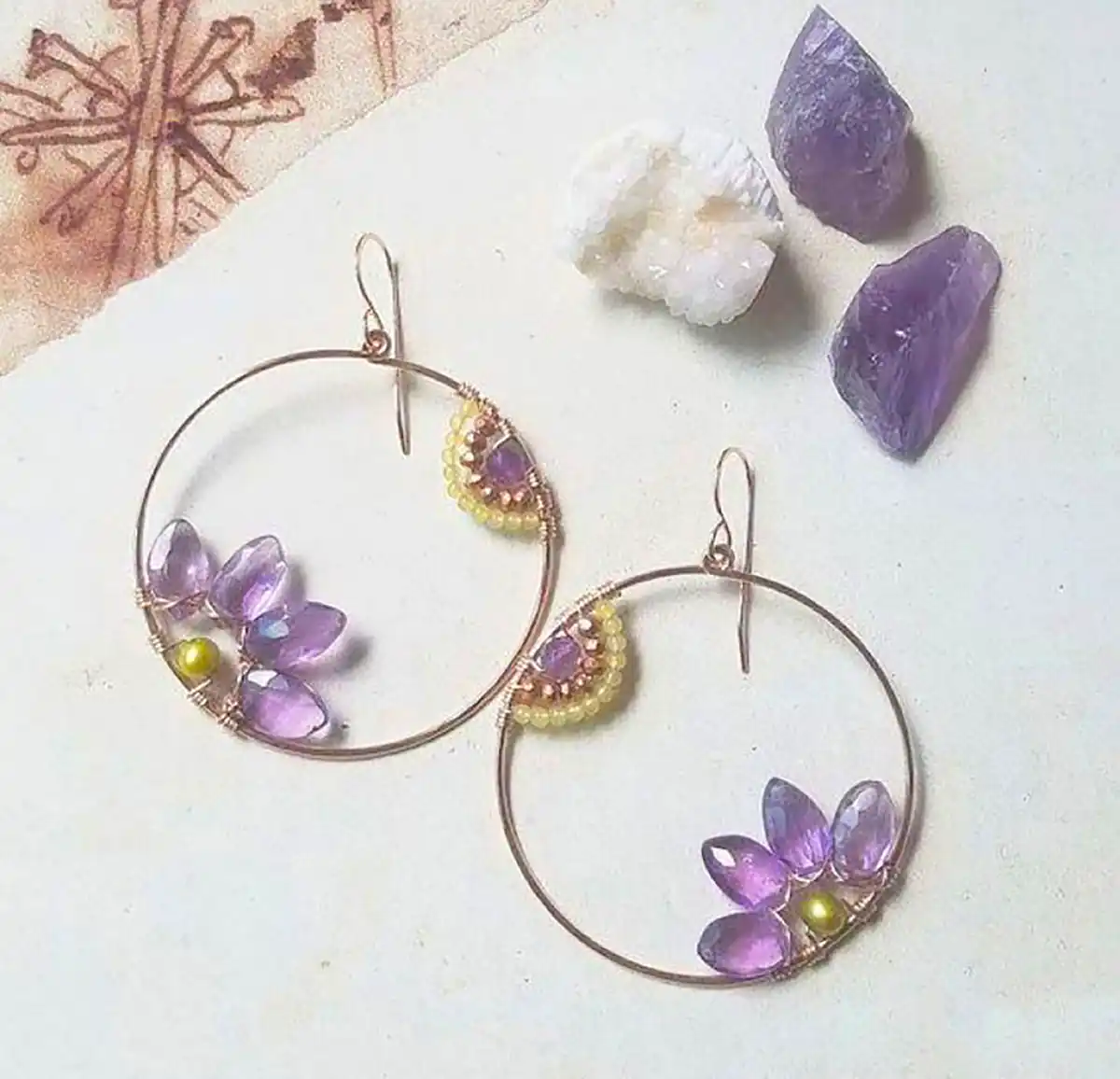 گوشواره سیمی با سنگ بنفش 