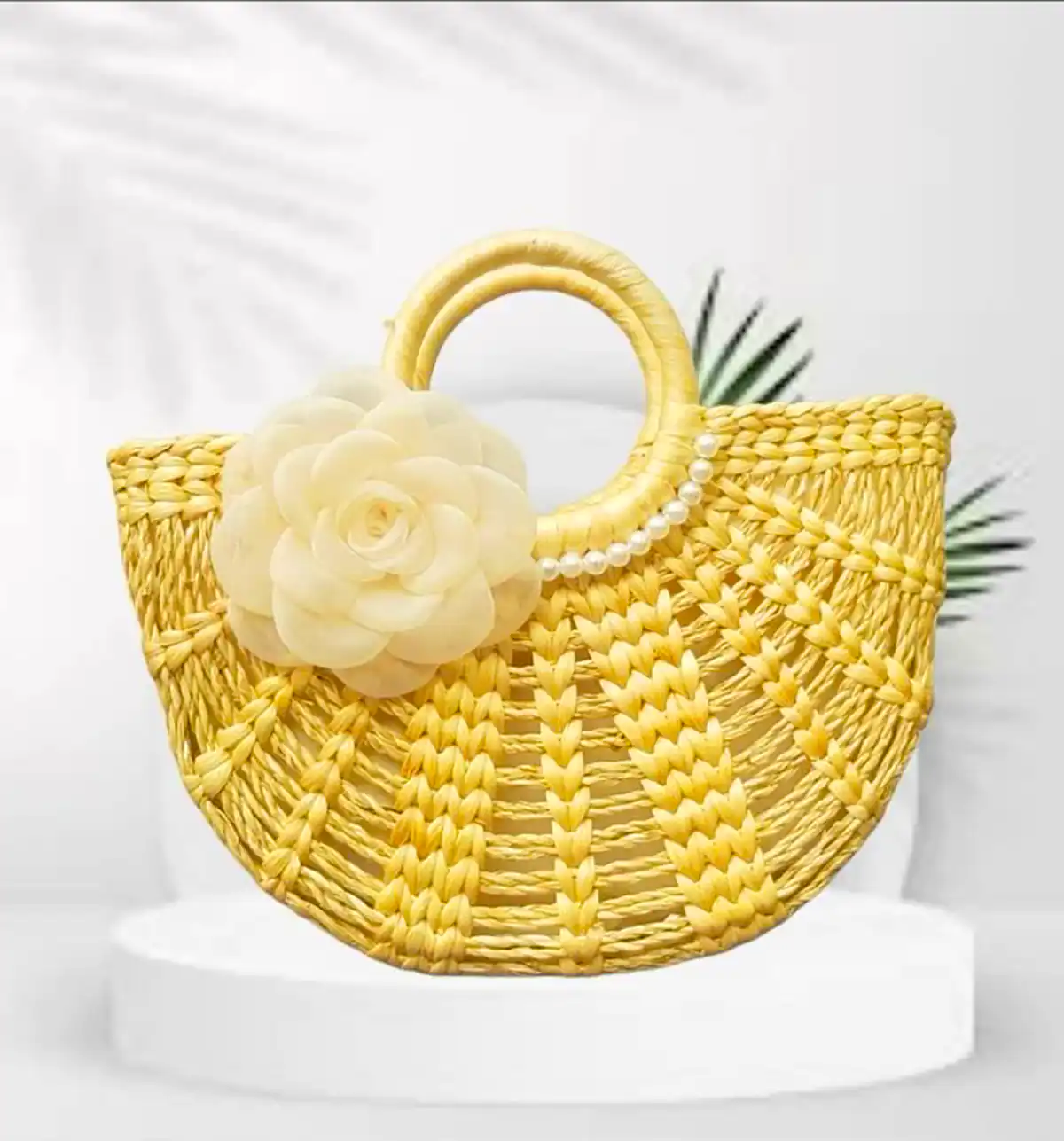 کیف حصیری گلدوزی شده
