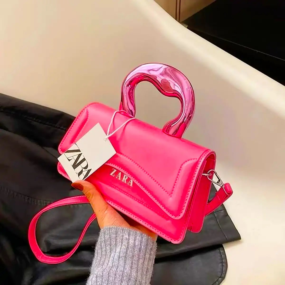 کیف صورتی نئونی پینترستی