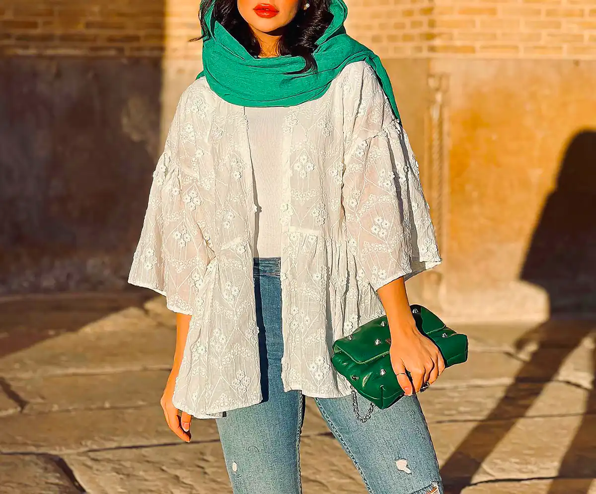 مانتو سفید عروسکی