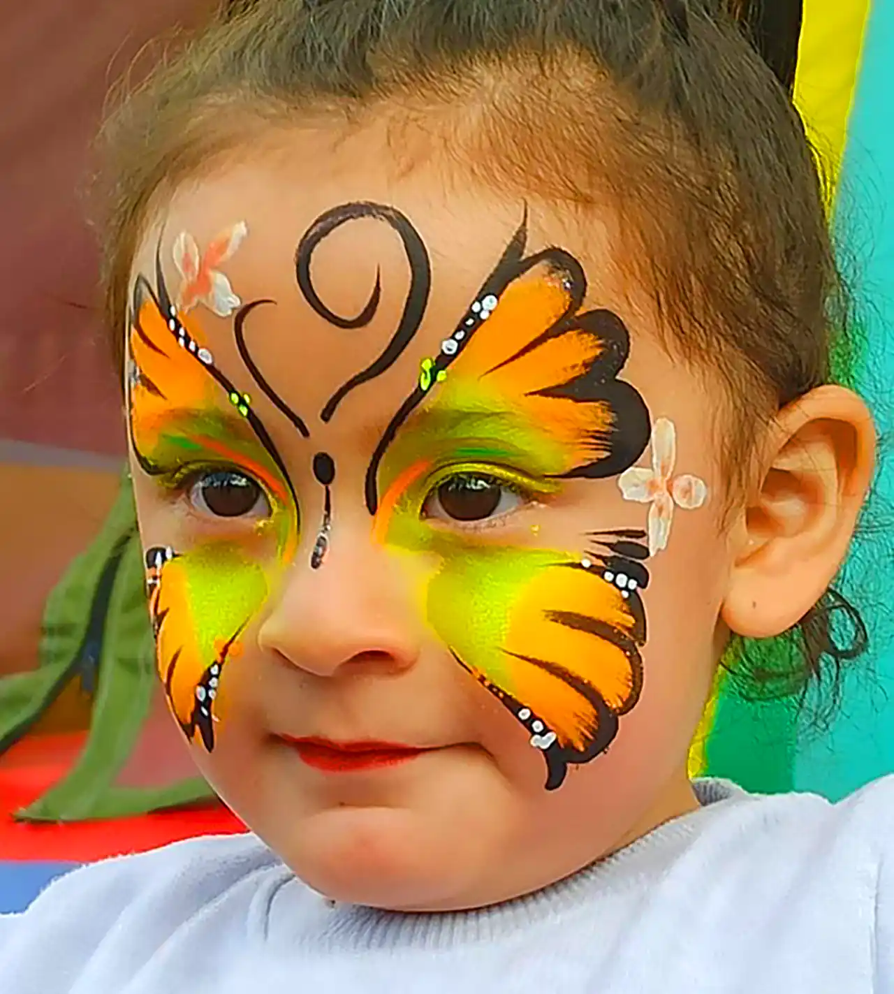 گریم پروانه روی صورت کودک