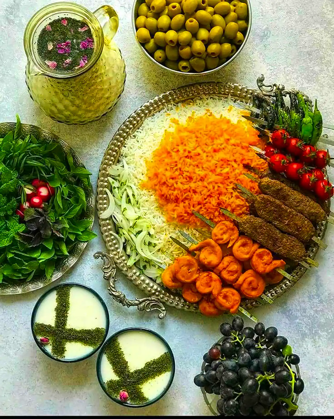 سرو غذا با تم ایرانی