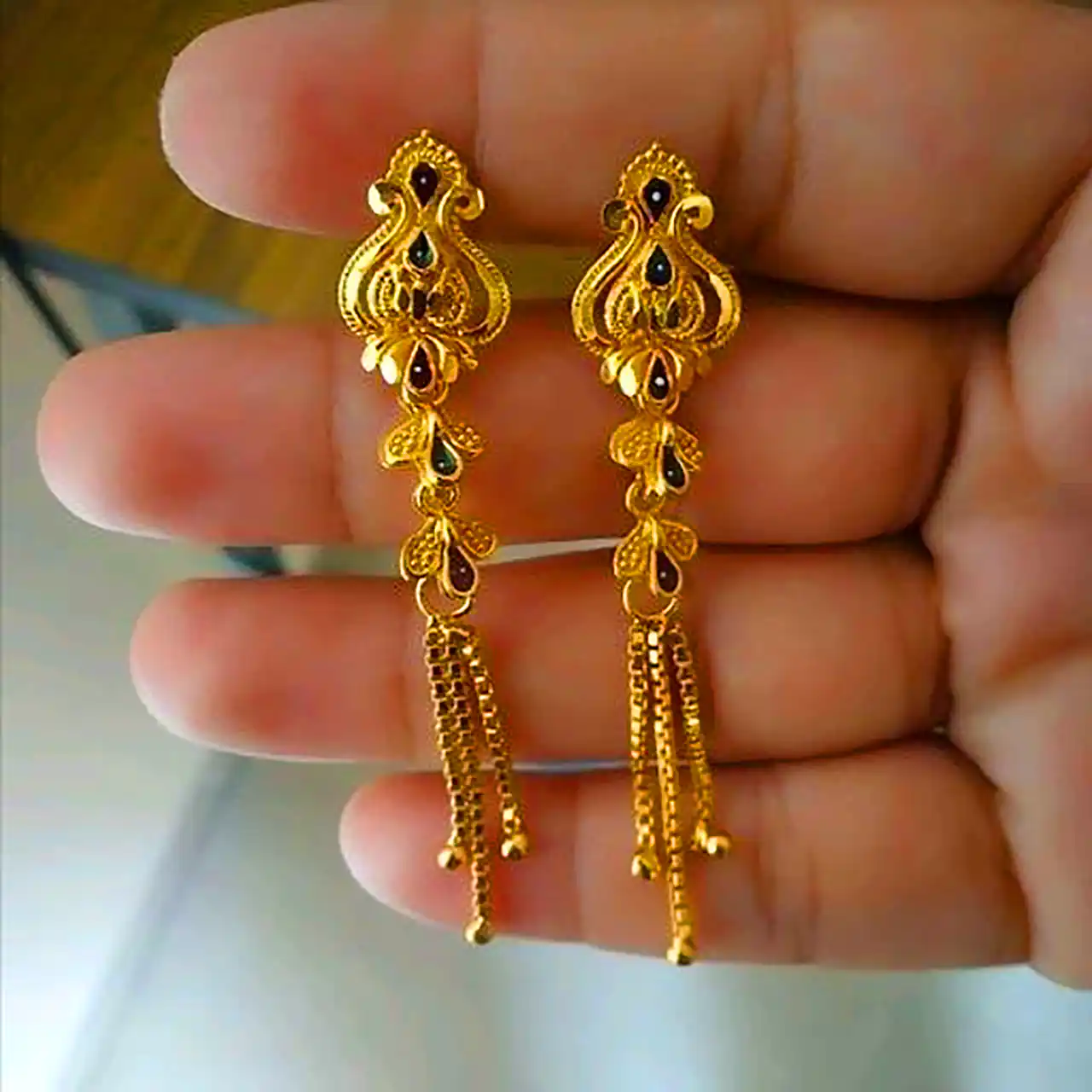 انواع گوشواره طلا با طراحی کلاسیک