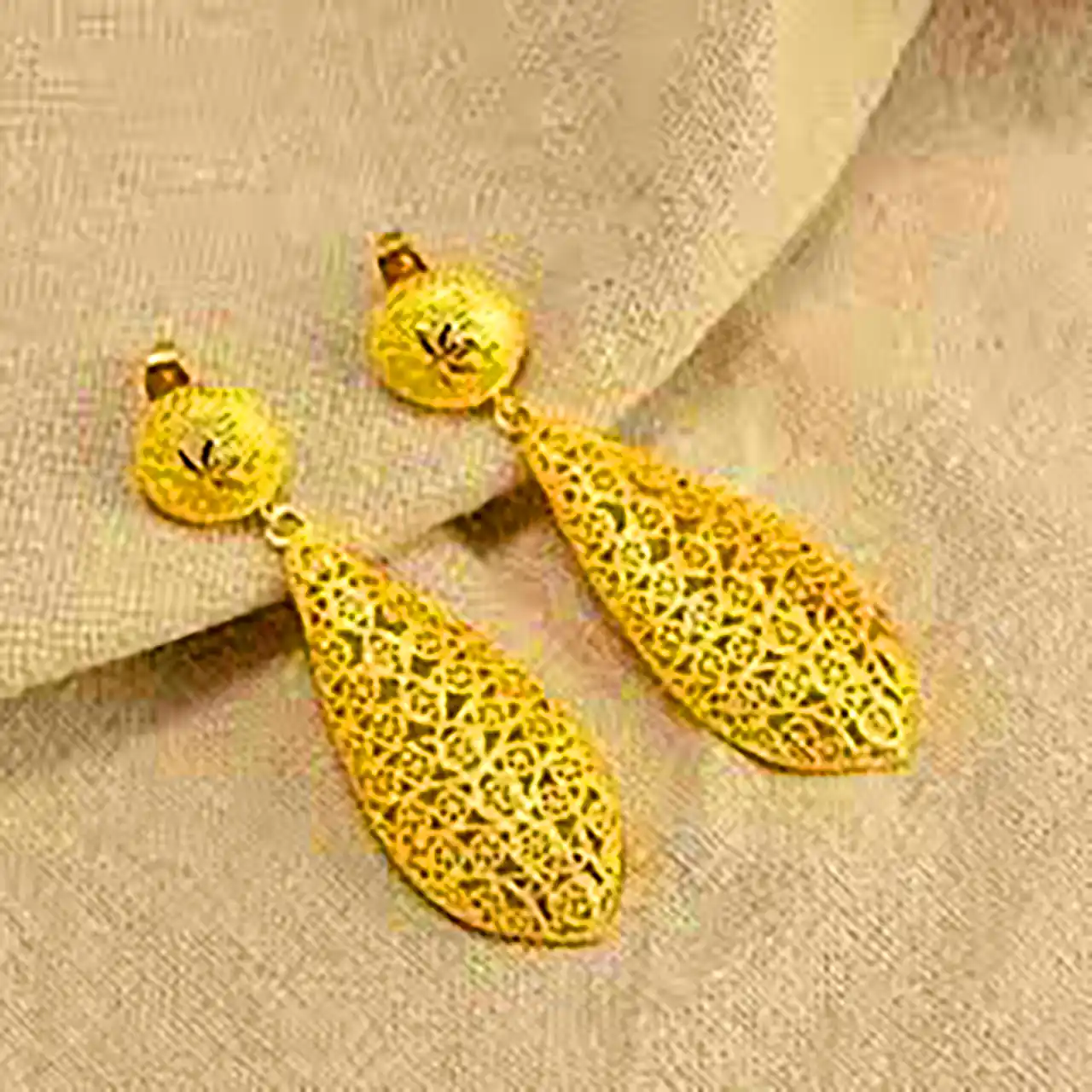 انواع گوشواره طلا با طراحی کلاسیک