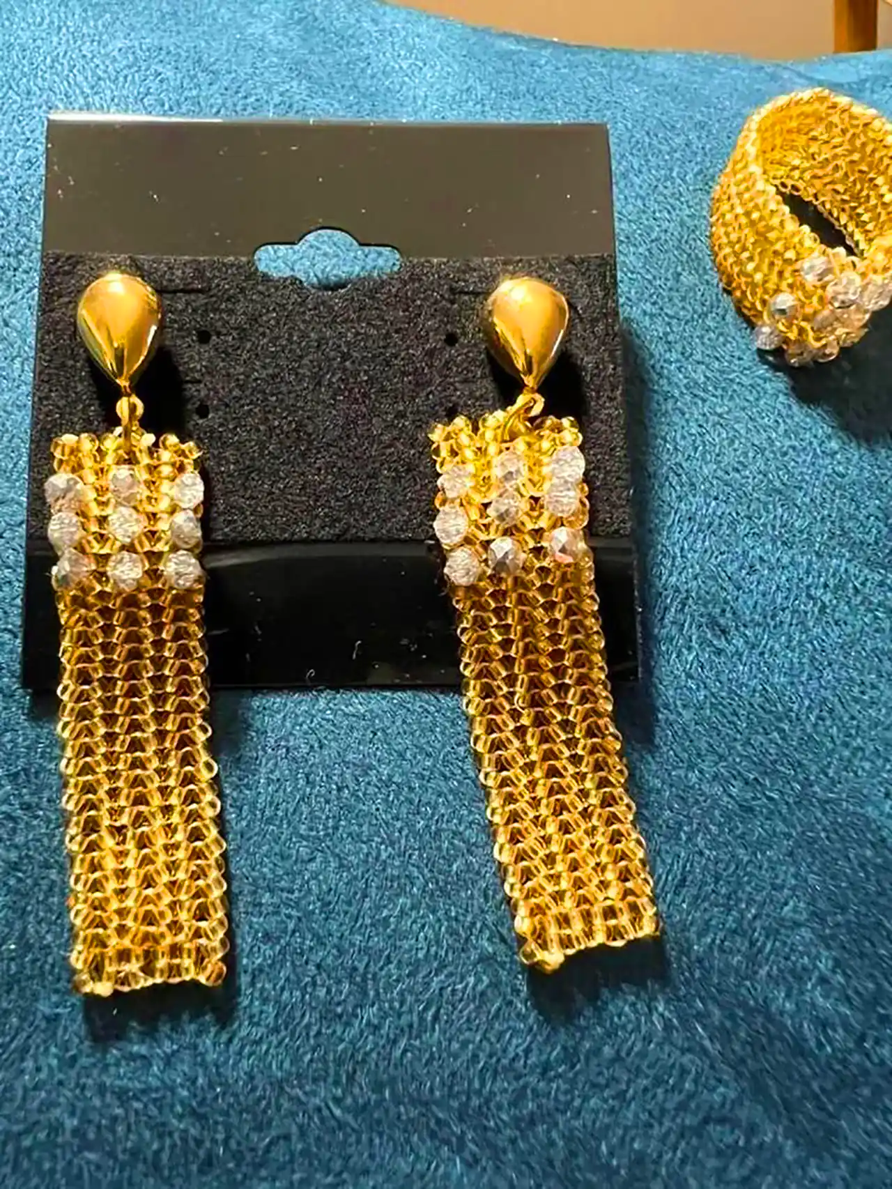 گوشواره شرابه ای رنگ ثابت