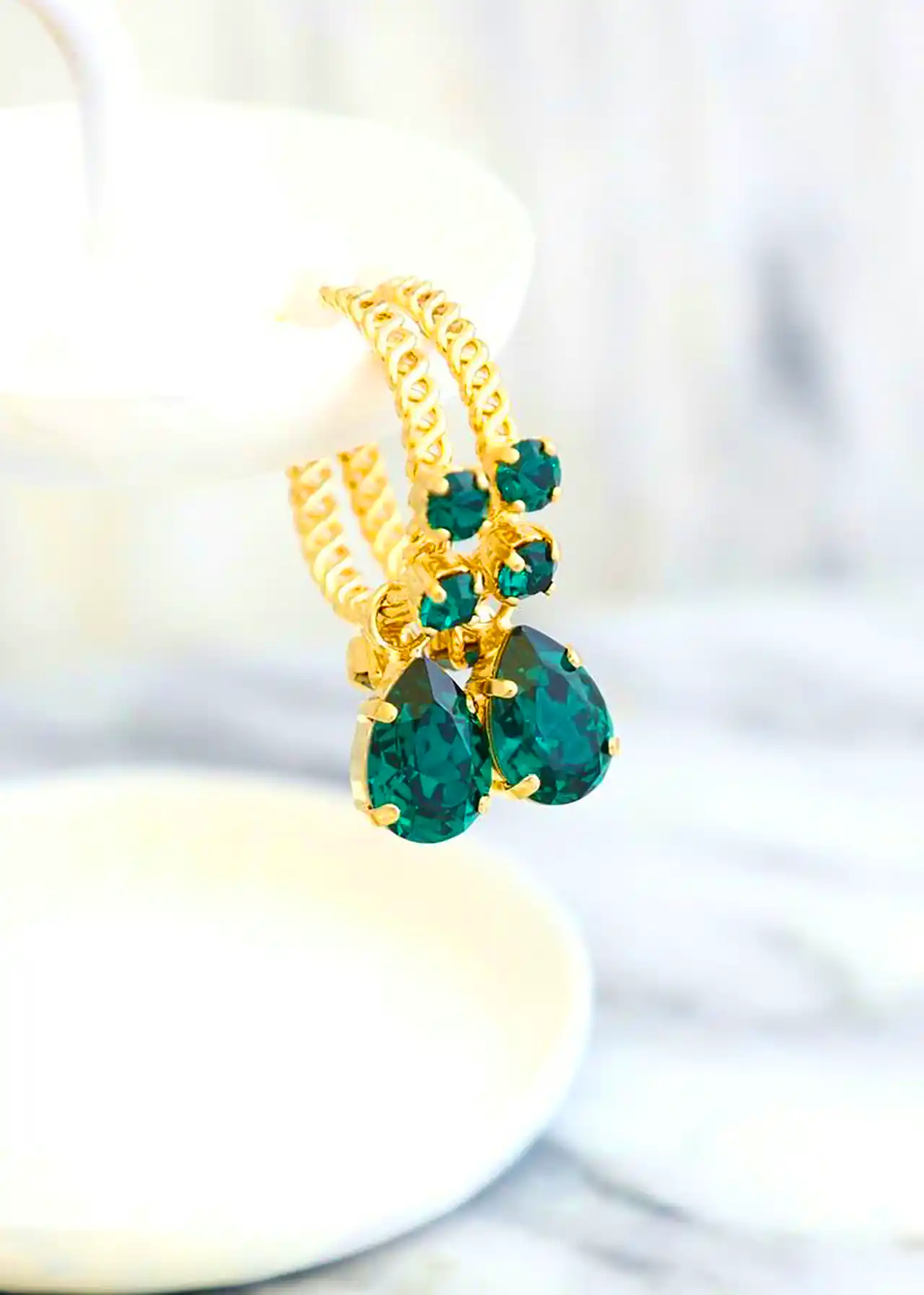 گوشواره سلطنتی با زمرد سبز