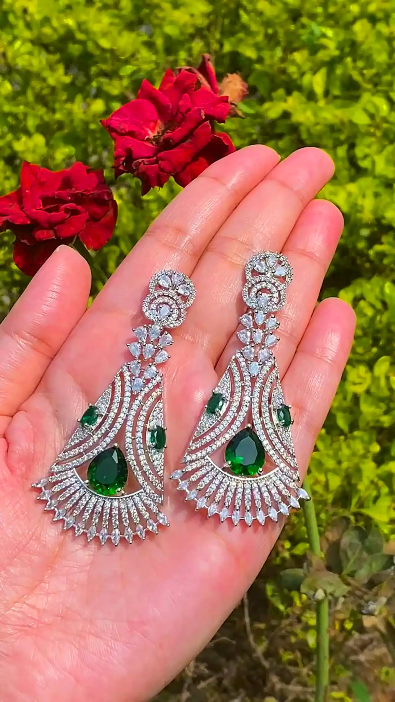 گوشواره سلطنتی با سنگ زمرد