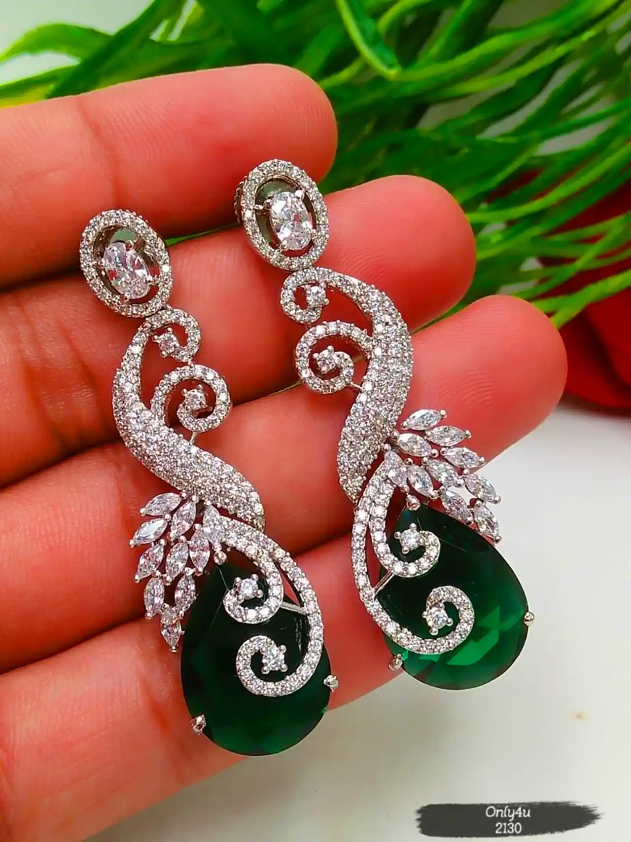گوشواره سلطنتی با سنگ زمرد