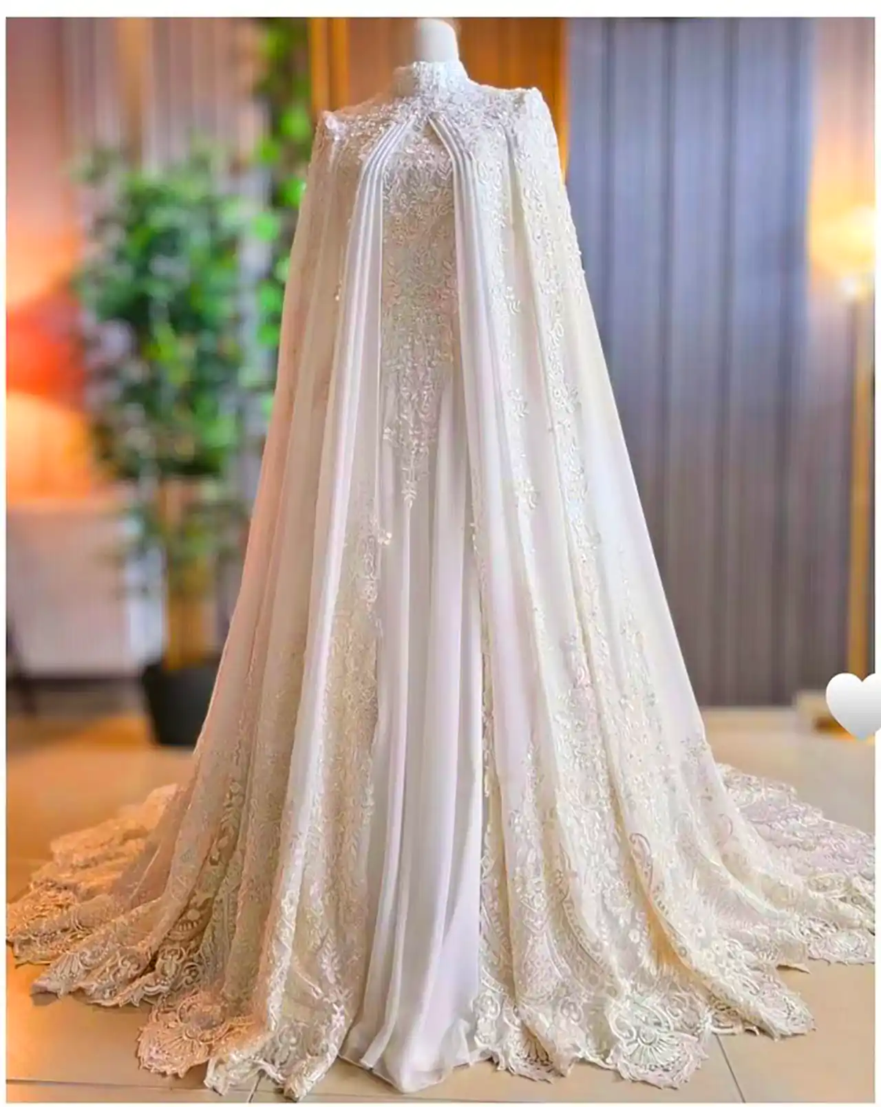 لباس عروس شنل دار ساده