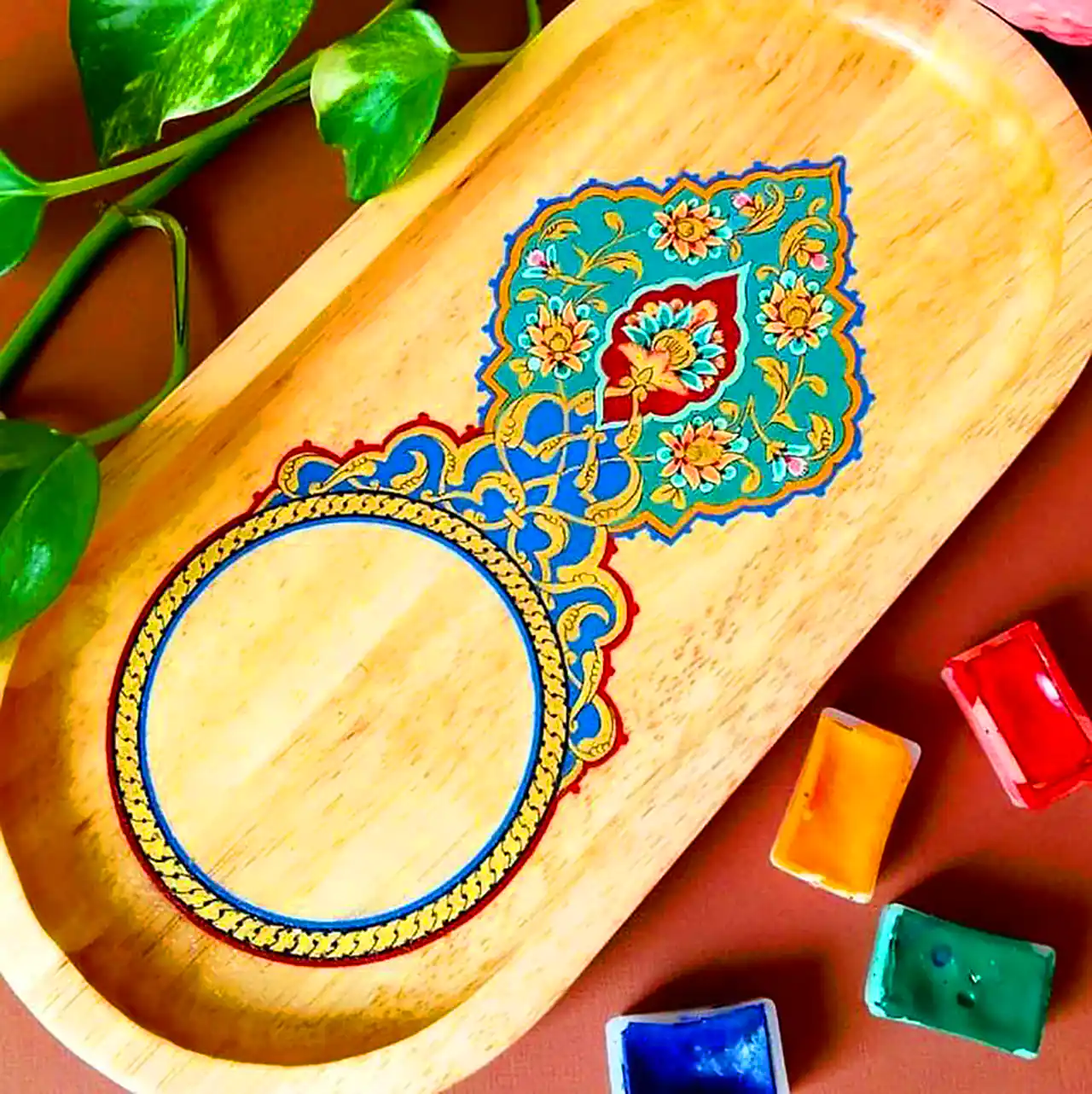سینی چوبی با طراحی اسلیمی