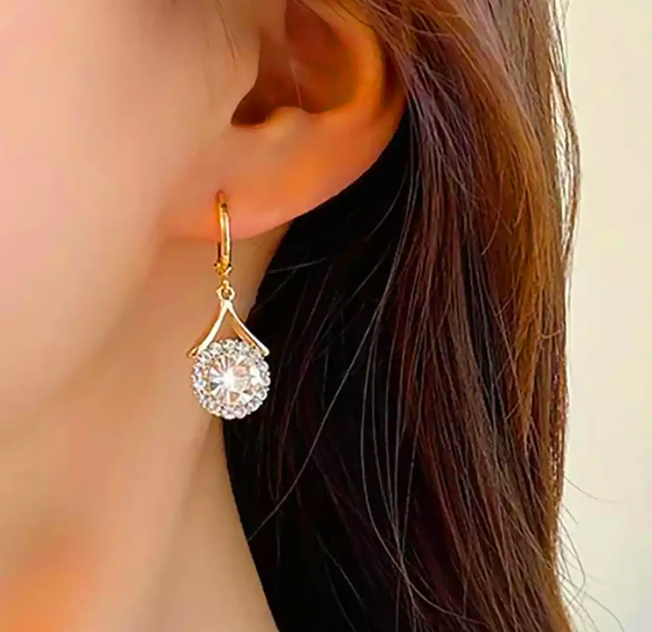 گوشواره آویز پروانه ای ظریف 