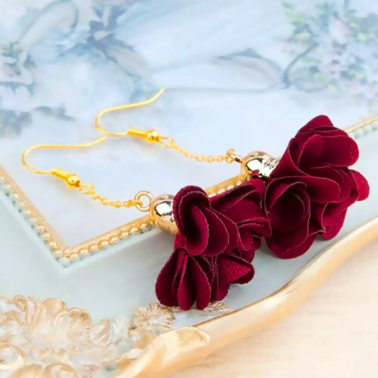 گوشواره گل قرمز آویزی