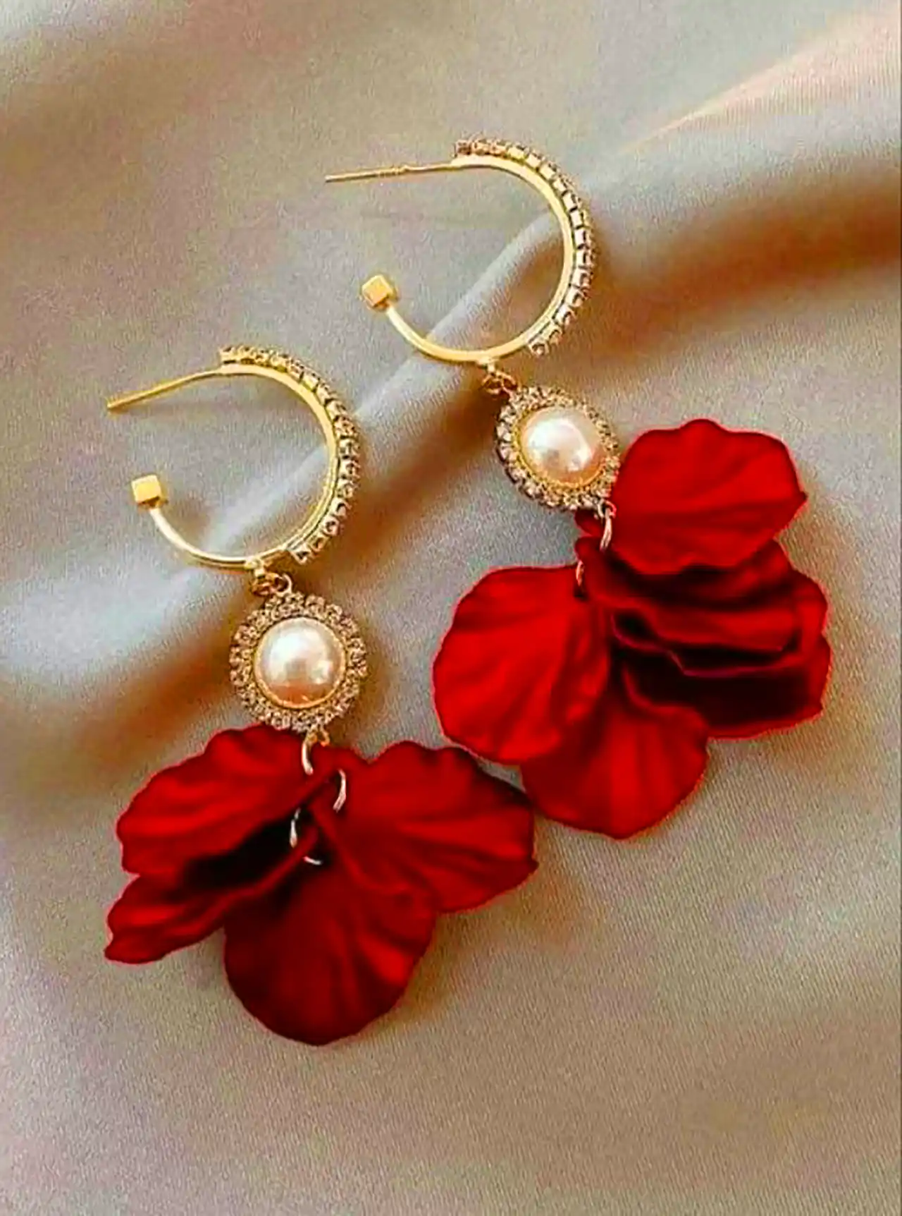 گوشواره گل قرمز آویزی