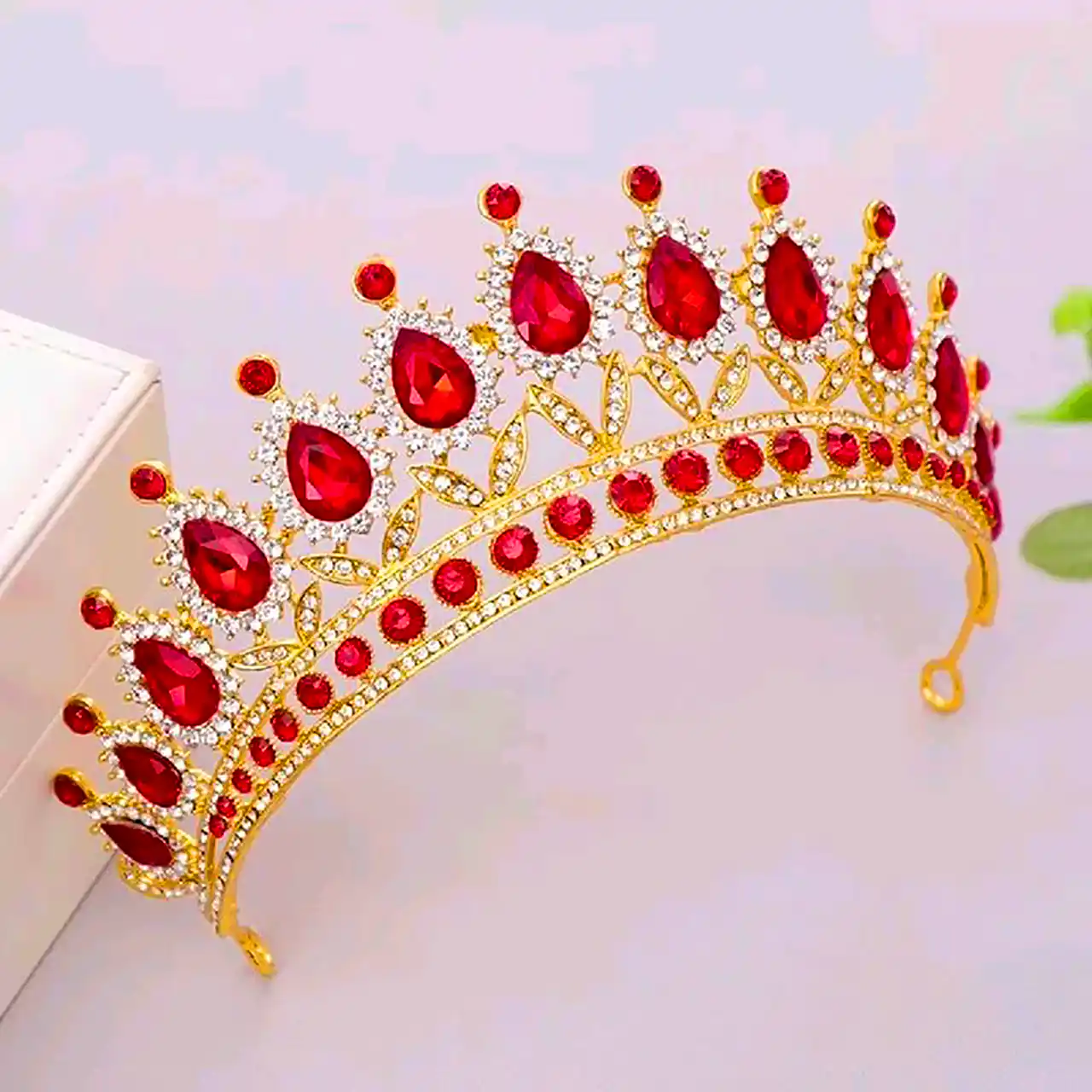 تاج عروس درخشان و خاص