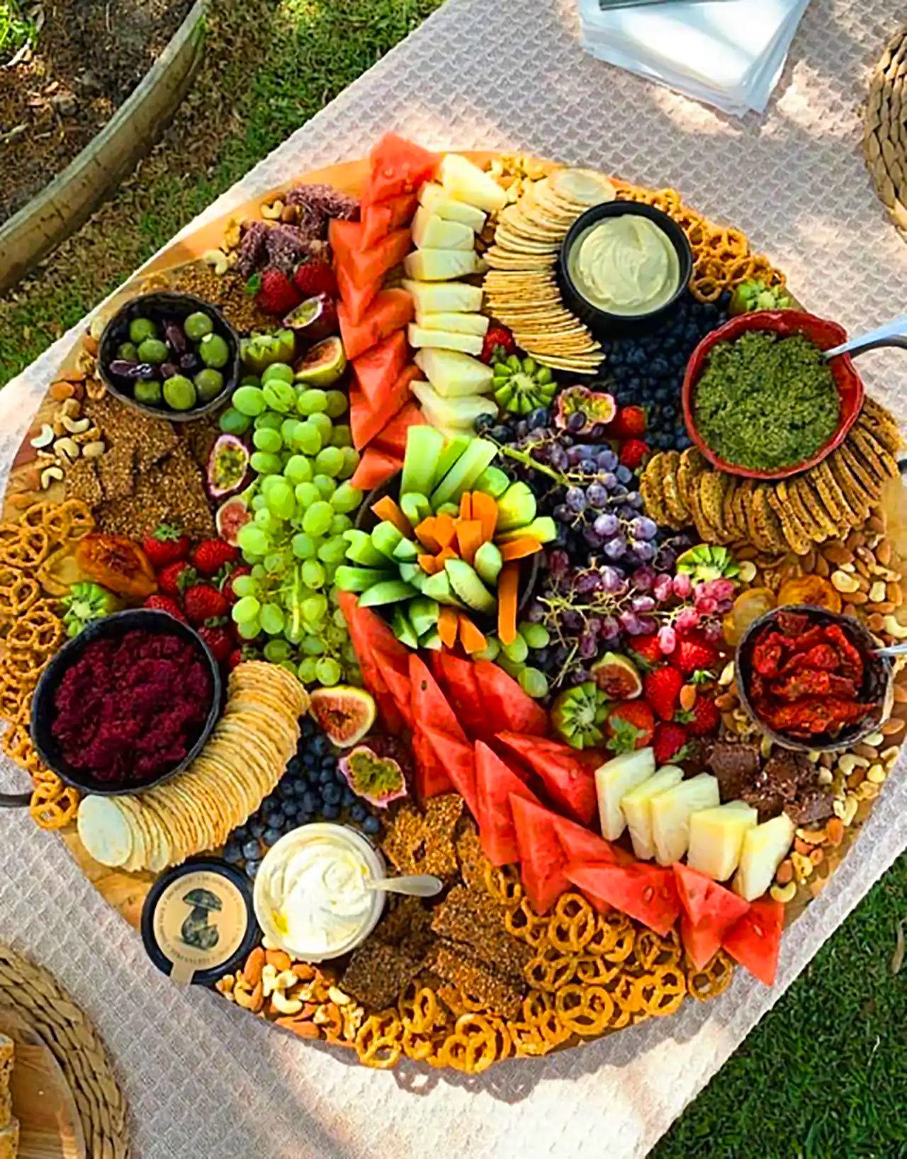 چیدمان مزه مجلسی شیک 
