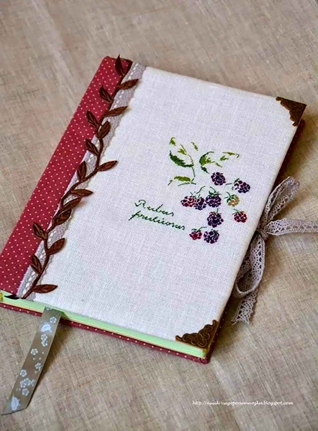 دفترچه خاطرات گلدوزی 
