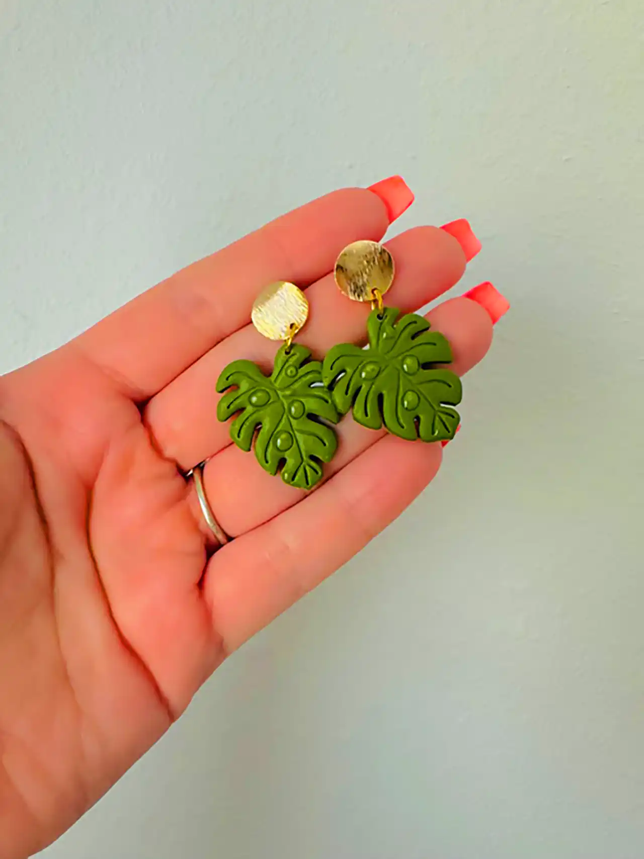 گوشواره برگ مونسترا فانتزی