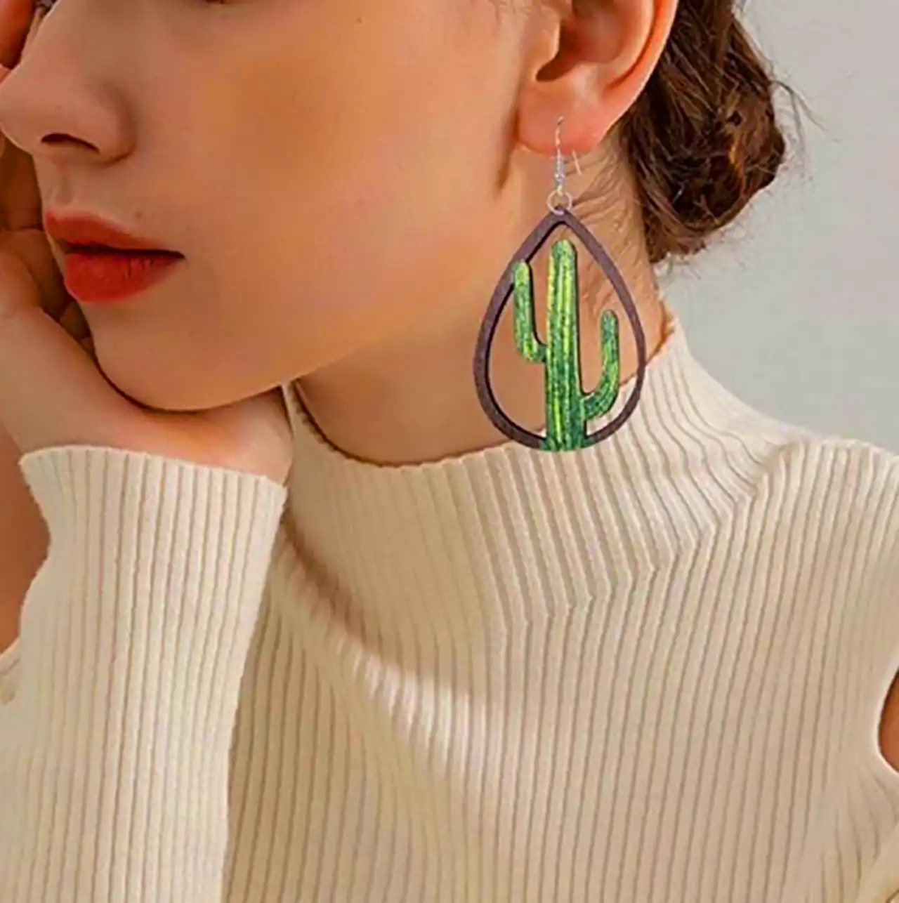 گوشواره گل پلیمری کاکتوس 