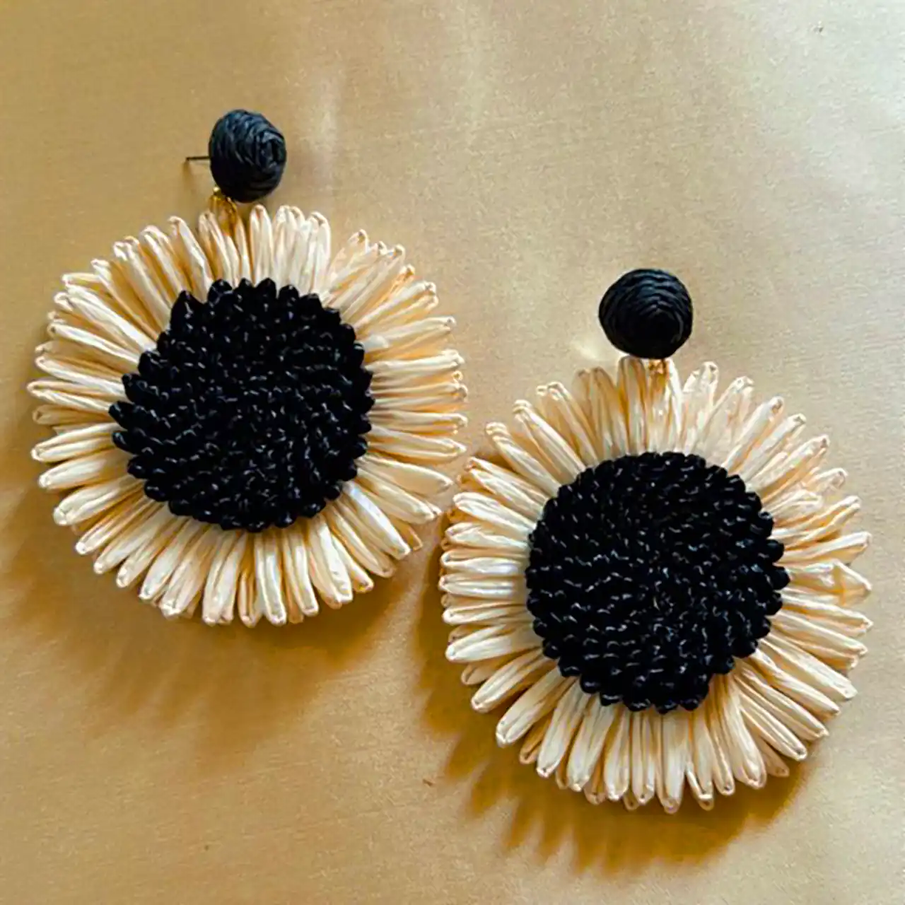 گوشواره حصیری طرح گل