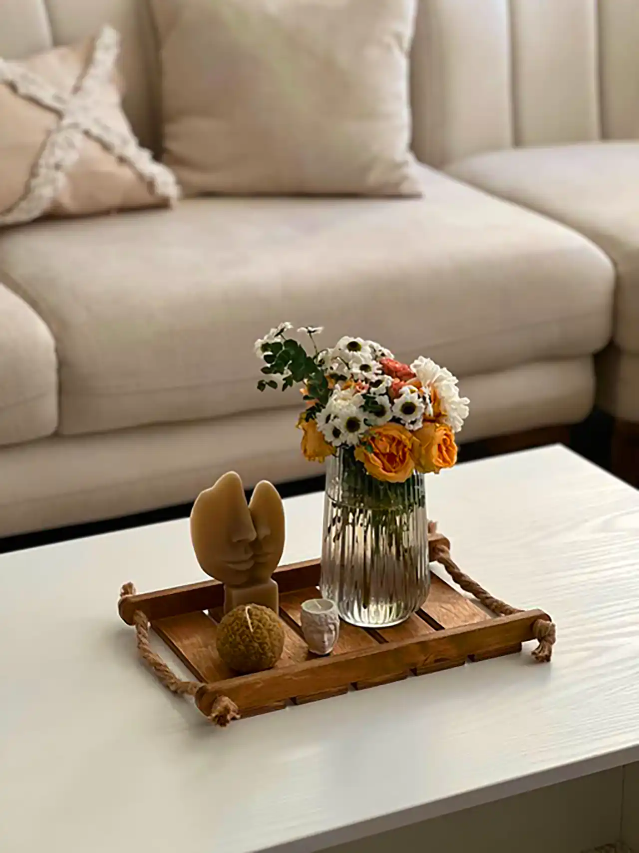 دکور مدرن روی میز عسلی 